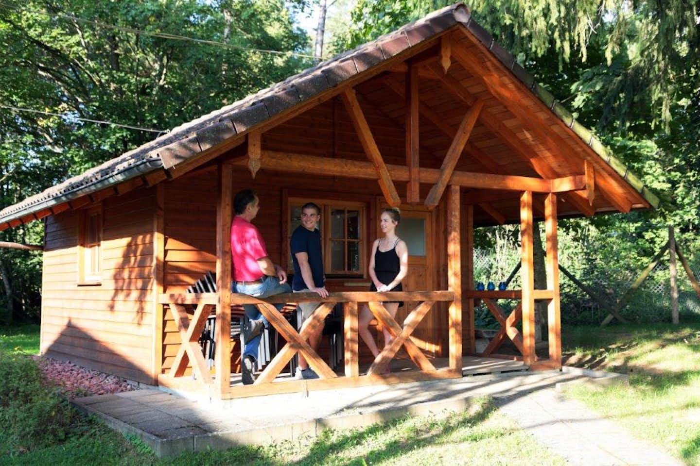 Camping Schüttehof  -  Camper am Mobilheim vom Campingplatz im Grünen