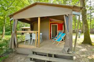 Camping Seasonova L'étang de la Vallée - Glamping-Zelt mit Terrasse auf dem Campingplatz