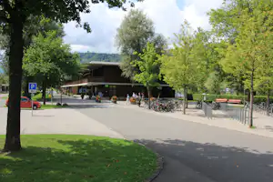 Camping Seefeld Park Sarnen - Einfahrt vom Campingplatz