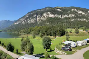 Camping Seehof - Liegewiese und Standplätze am See