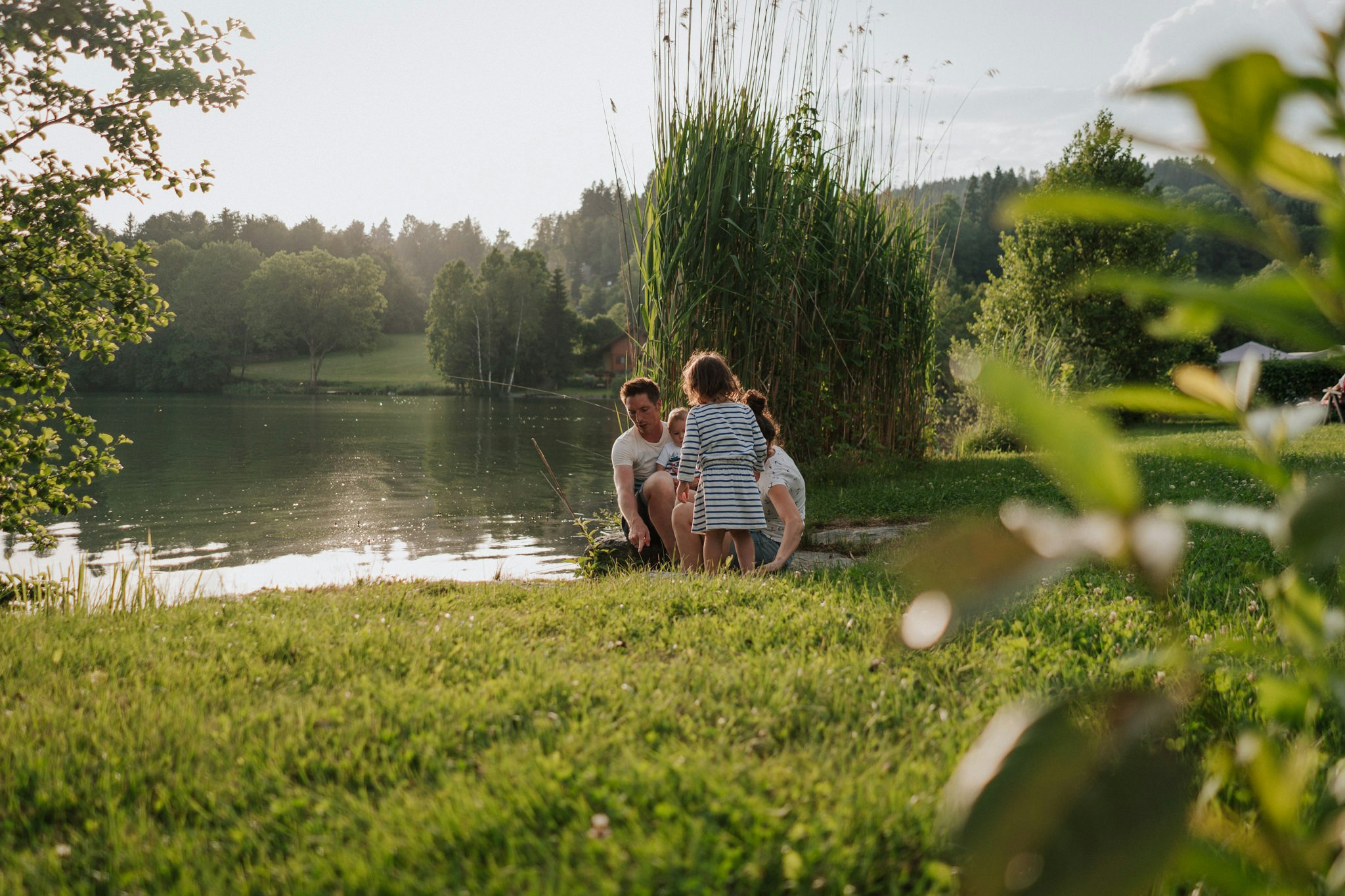 Camping Maltschacher Seewirt  Camping Seewirt - Blick auf die Wiese am Ufer des Sees