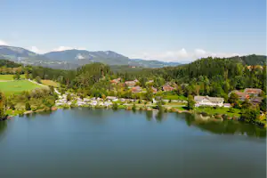 Camping Maltschacher Seewirt Camping Seewirt -Blick auf den Campingplatz am Ufer des Sees