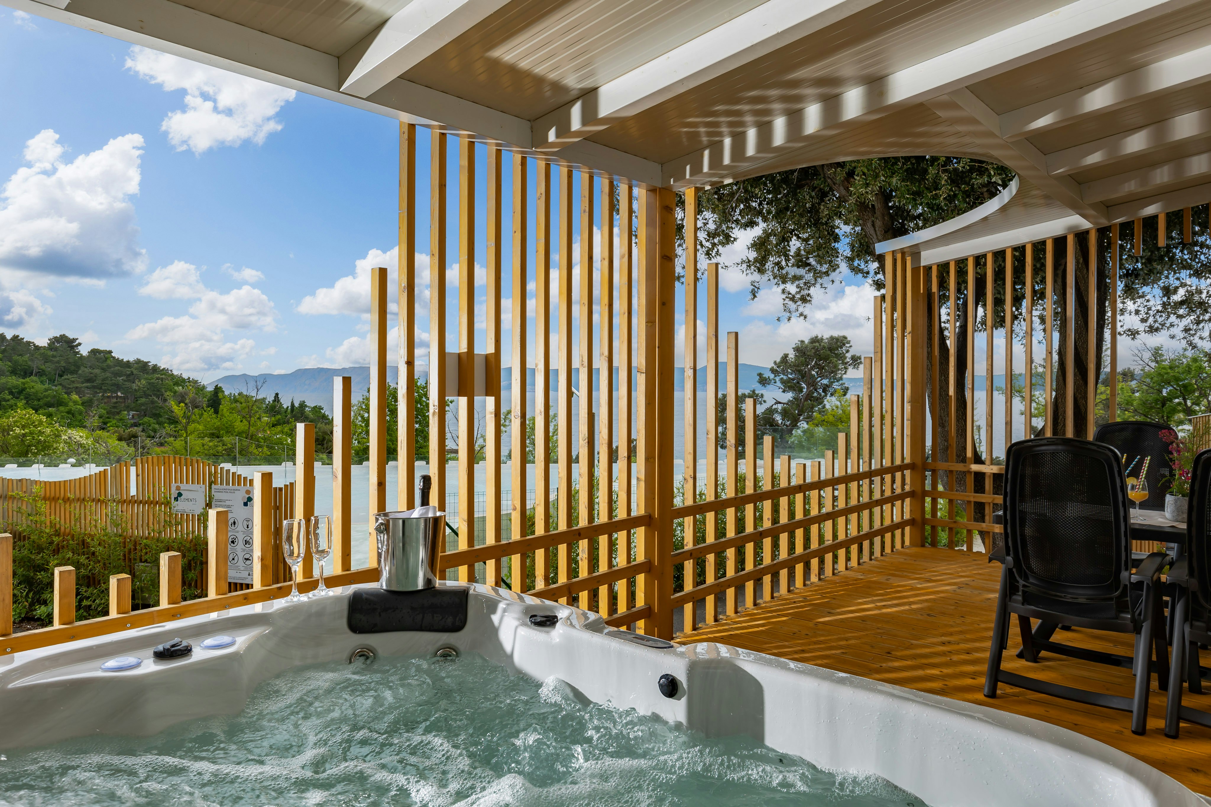 Elements Camping Selce