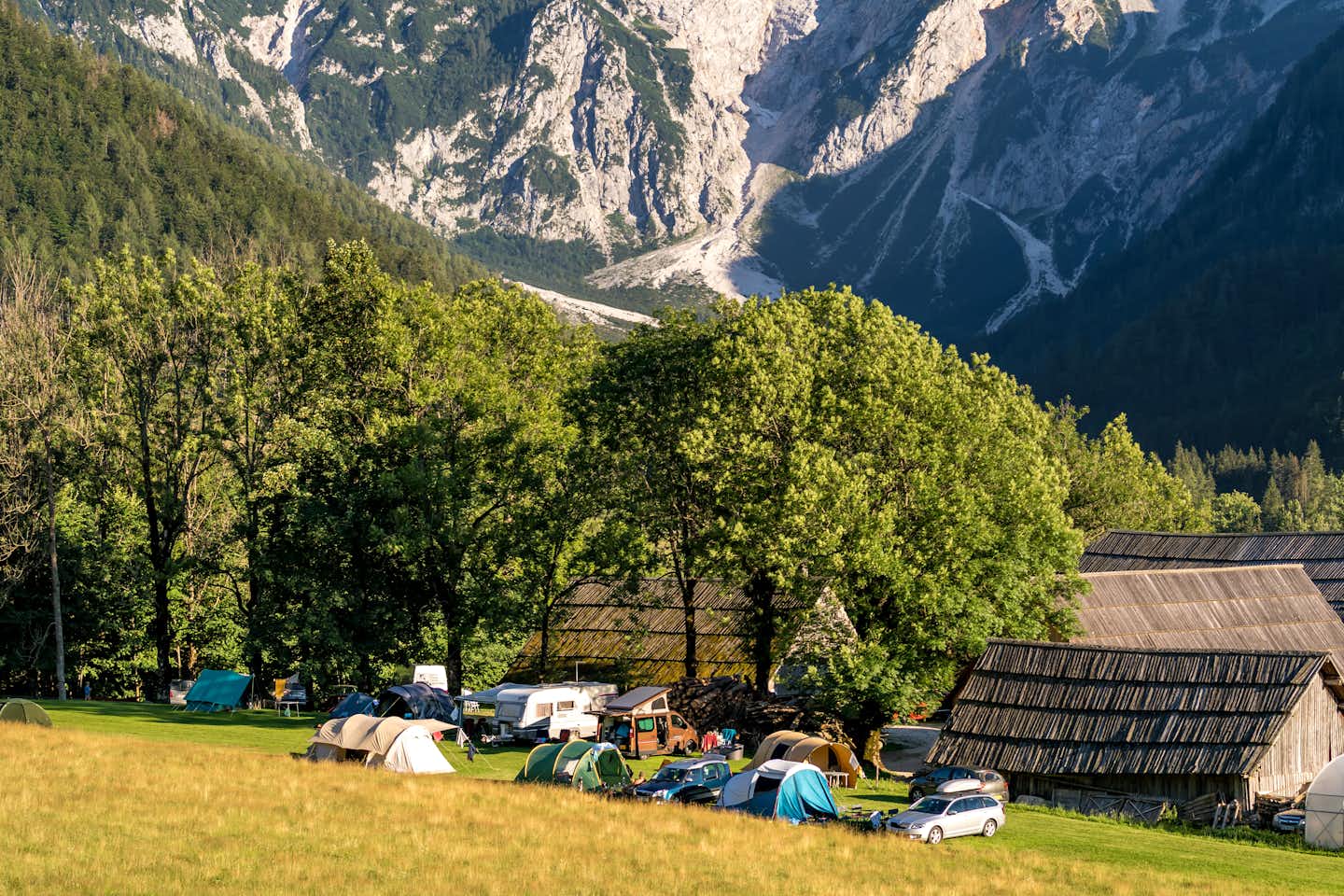 Camping Šenkova Domačija  - Campingplatz mit Blick auf die Berge