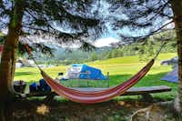 Camping Šenkova Domačija - Zeltplätze im Schatten der Bäume