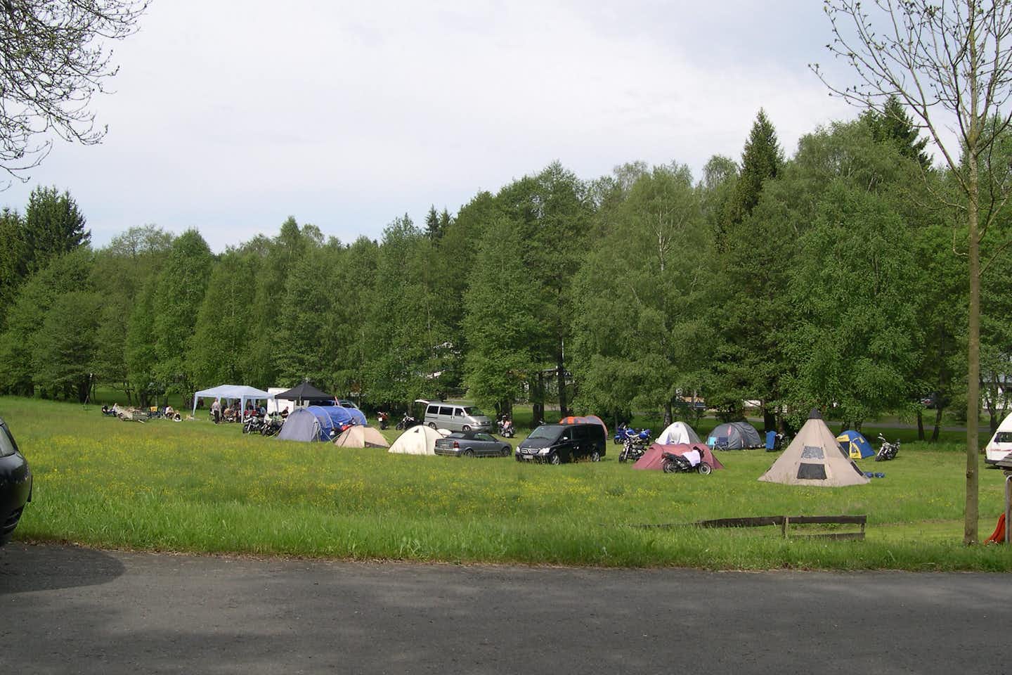 Camping Sensweiler Mühle - Zeltplätze auf der Wiese