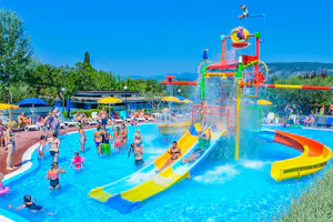 Camping Serenella - Wasserspielplatz auf dem Campingplatz
