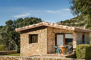 Camping Serra de Prades - Mobilheim mit Veranda auf dem Campingplatz