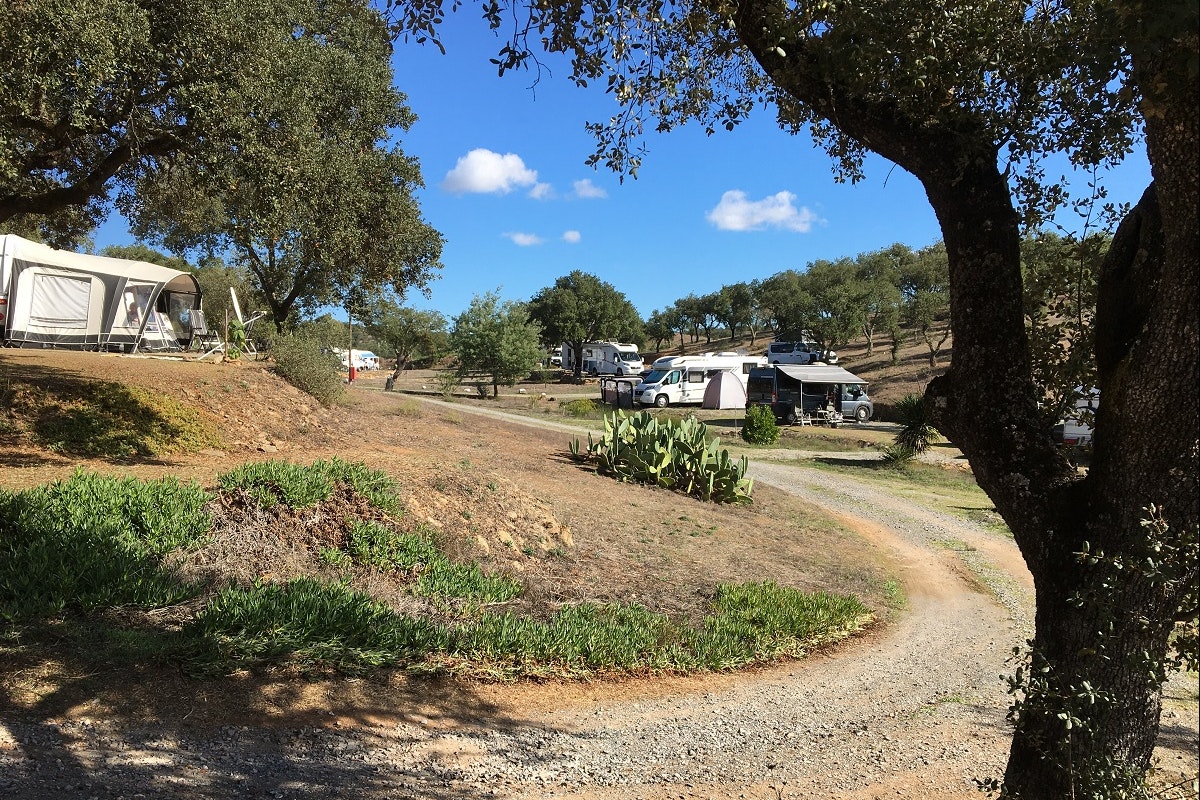 Camping Serro Da Bica - Stellplätze auf dem Campingplatz
