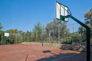 Camping Sikia - Sportplatz vom Campingplatz für Basketball