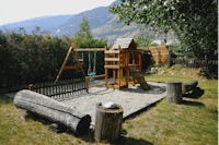 Camping Simplonblick  -  Spielplatz vom Campingplatz mit Blick auf die Alpen