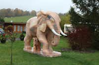 Camping Sinntal - Statue eines Elefanten auf dem Campingplatz