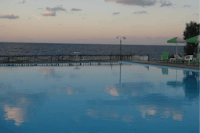 Camping Sisi - Pool mit Blick auf das Meer