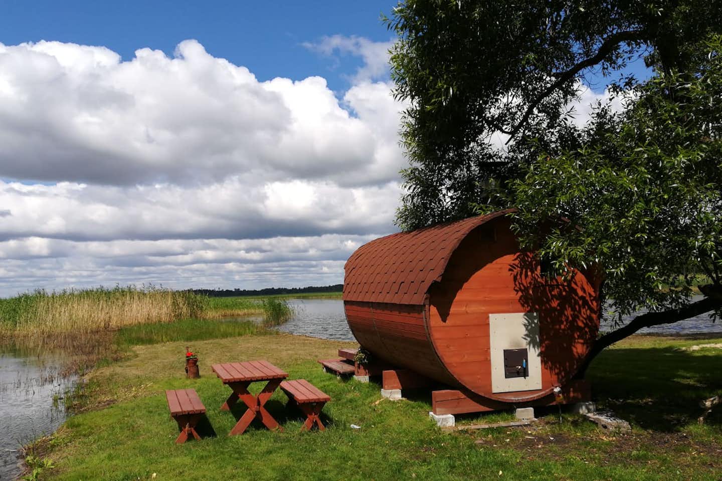 Camping Siveri -  Mobilheim am See  auf dem Campingplatz