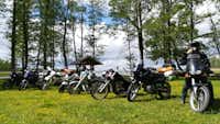 Camping Siveri - Motorradstellplätze auf dem Campingplatz