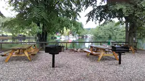 Camping Skyttehuset - Grillbereich auf dem Campingplatz