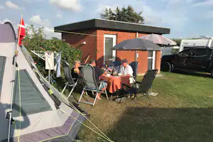Camping Søndervig - Stellplätz mit Privat Badezimmer
