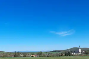 Pension & Camping Sokol - Campingplatz unter blauem Himmel