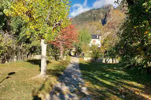 Camping Solau - Blick auf den Campingplatz im Grünen
