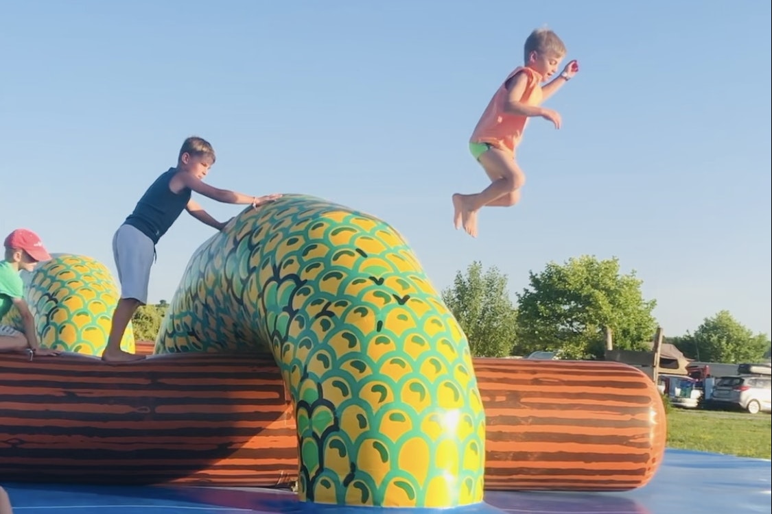 Camping Sonnenland - Wasserspielplatz am See