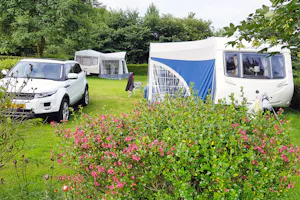 Camping Sous les étoiles Normandie - Standplatzwiese auf dem Campingplatz