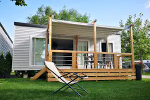 Camping Spiaggia - Mobilheim mit Terrasse auf dem Campingplatz