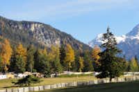 Camping St. Cassian  -  Wohnwagen- und Zeltstellplatz vom Campingplatz mit Blick auf die Alpen
