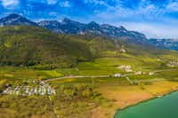 Camping St. Josef am Kalterer See  -  Campingplatz am Kalterer See mit Blick auf die Alpen in Südtirol