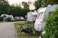 Camping Stadtsteinach  - Fahrrad auf dem Stellplatz vom Campingplatz