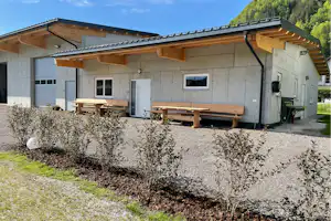 Camping-Stellplatz Krenn - Außenansicht des Sanitägebäudes