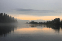 Camping & Stugby Habo - Blick auf das Wasser bei Sonnenaufgang