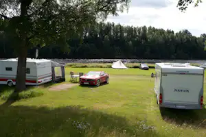 Camping, Stugor & Outdoor Storängens - Wohnmobil- und Wohnwagenstellplätze auf der Wiese