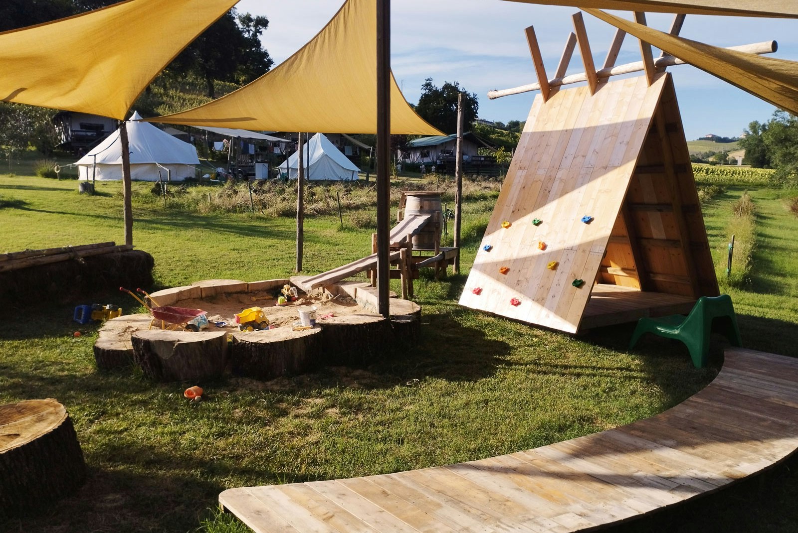 Camping Suasa  - Kinderspielplatz auf dem Campingplatz