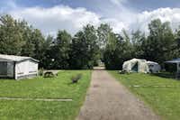 Camping Sudersé - Wohnmobil- und  Wohnwagenstellplätze auf der Wiese
