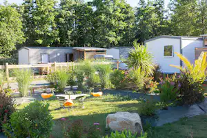 Yelloh! Village L'Atlantique Camping Sunêlia L'Atlantique - Kleiner Kinderspielplatz zwischen den Mietunterkünften