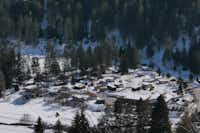 Camping Sur En - Luftaufnahme des Campingplatzes im Winter