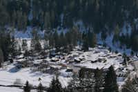 Camping Sur En - Luftaufnahme des Campingplatzes im Winter
