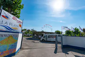 Camping Surabaja - Eingang des Campingplatz