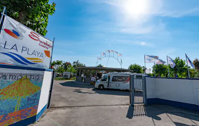 Camping Surabaja La Playa