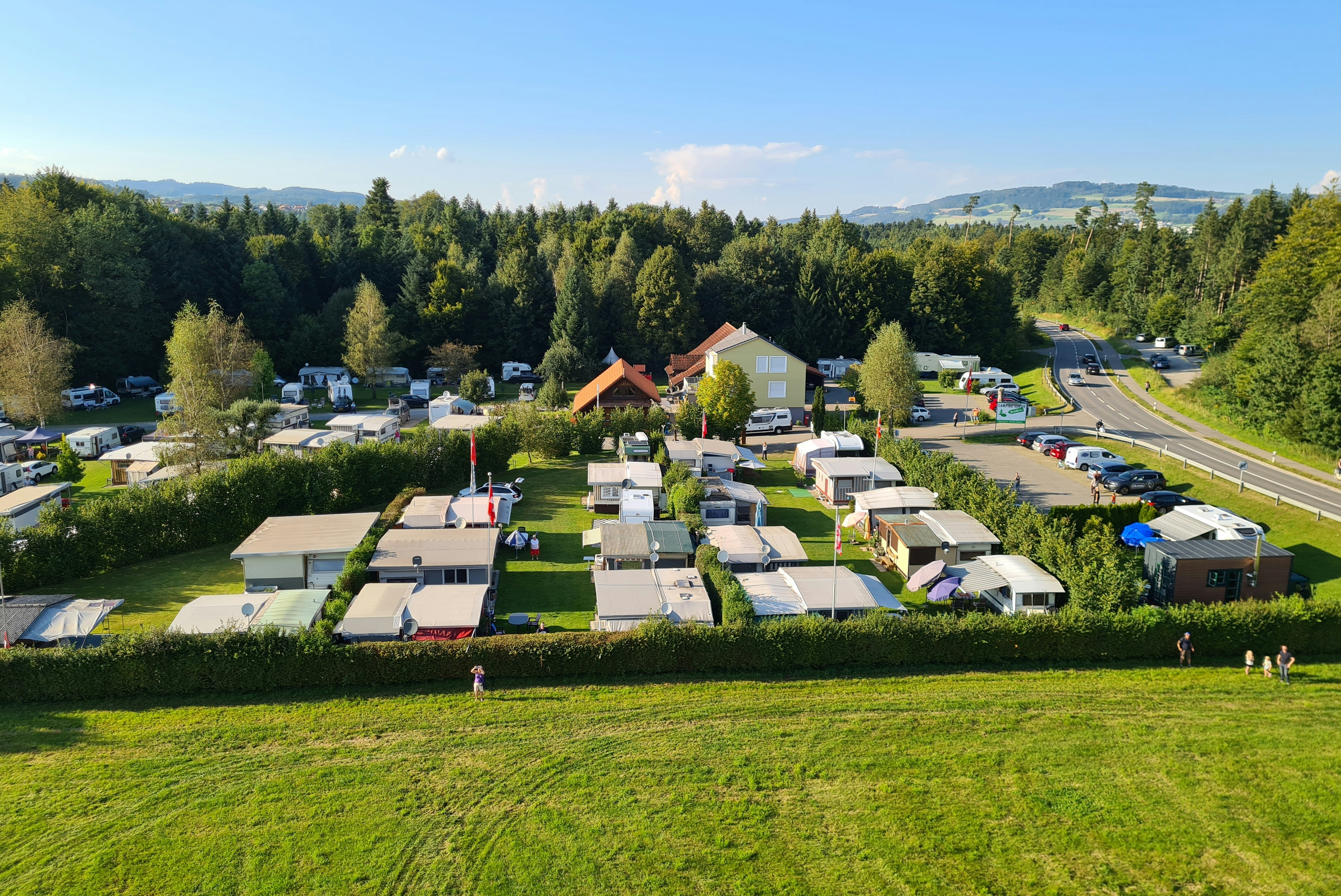 Camping Sursee Waldheim  - Campingplatz aus der Vogelperspektive