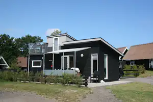 Camping Svalereden - Mobilheim vom Campingplatz mit Terrasse