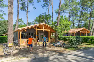 Camping Sylvamar - Chalet unter den Bäumen
