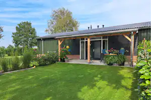 Camping 't Eikenbos - Außenansicht Gebäude auf dem Campingplatz
