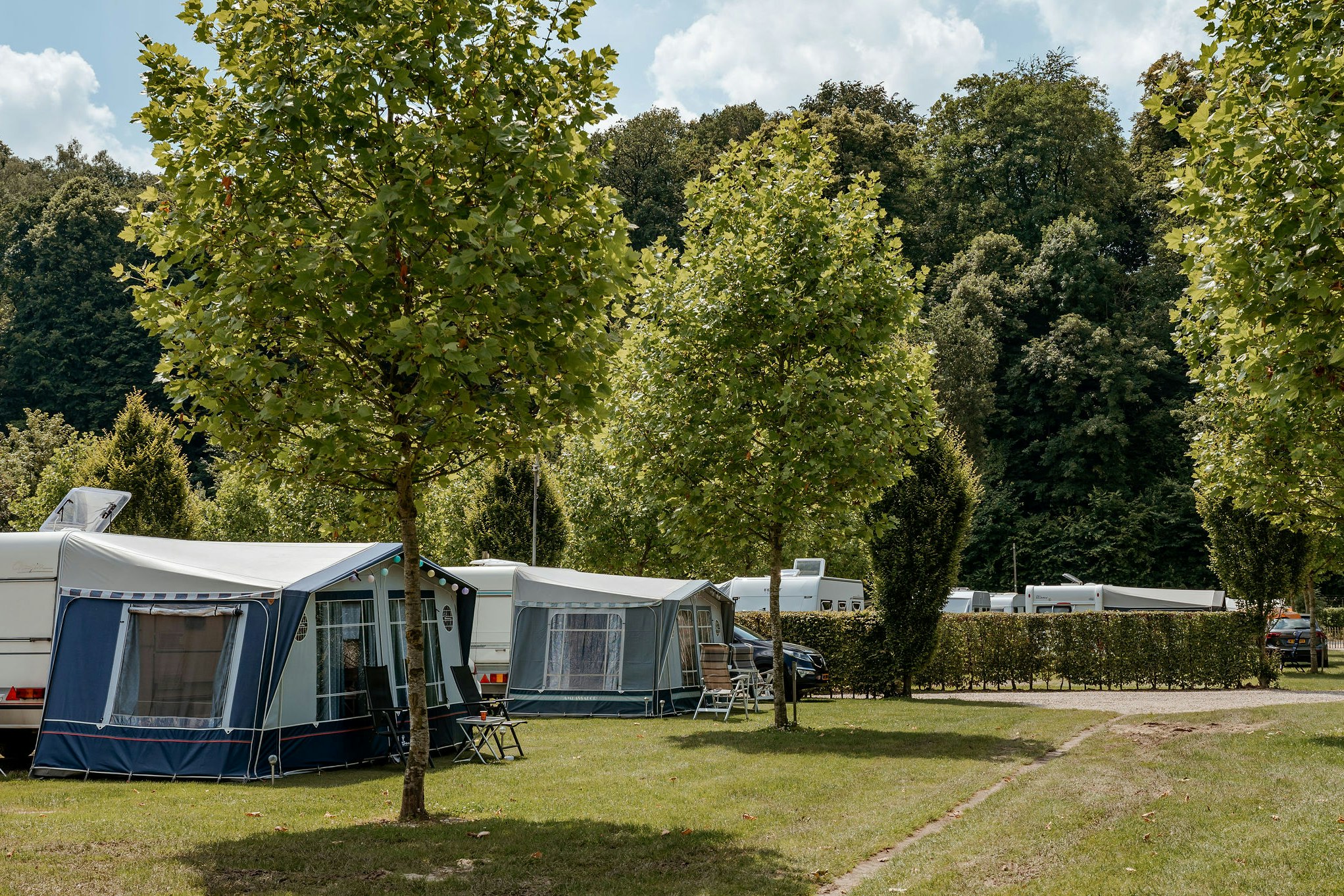 Ardoer Camping 't Geuldal - Wohnmobil- und Wohnwagenstandplätze auf der Wiese