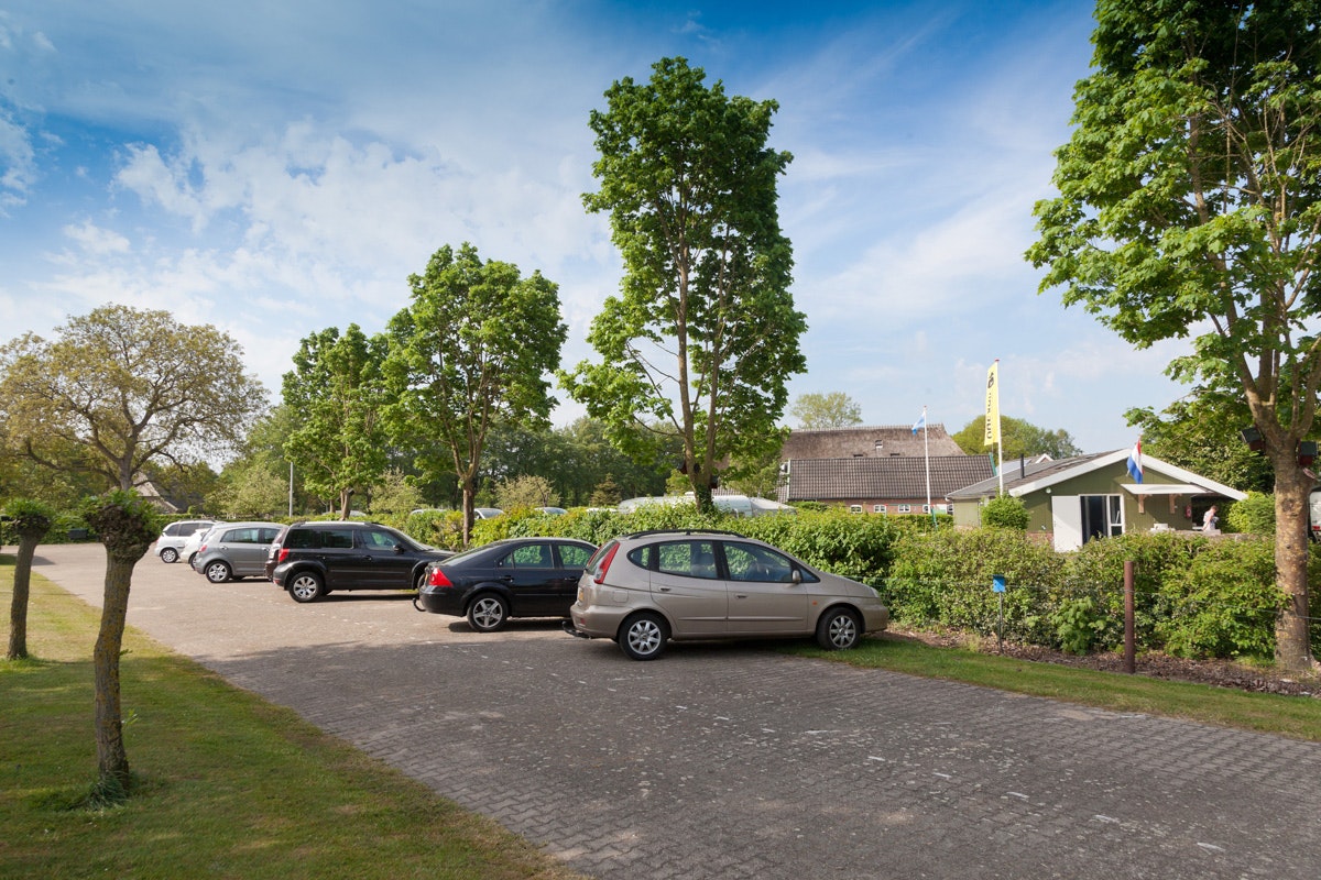 Camping 't Haller - Parkplätze auf dem Campingplatz