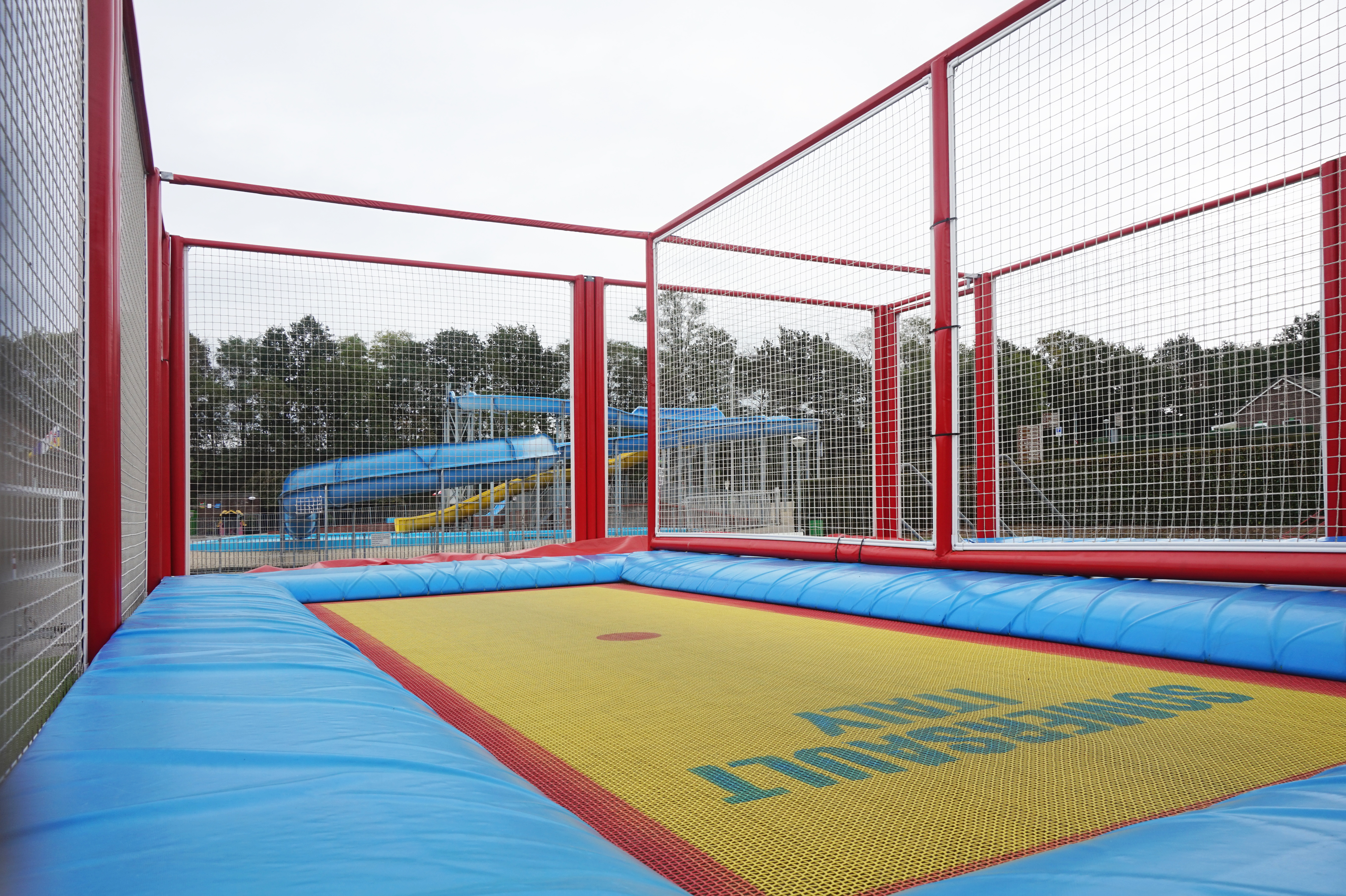Camping tHemelke - Trampolin.jpg