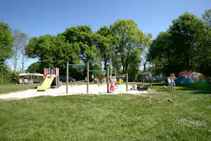 Camping 't Plathuis - Spielplatz auf dem Campingplatz