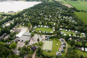 Camping 't Strandheem - Campingplatz aus der Vogelperspektive
