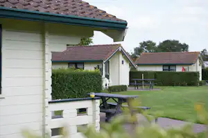 Camping 't Veerse Meer - Blick auf die Mobilheime mit Veranda auf dem Campingplatz