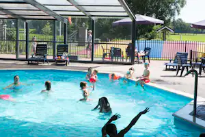 Camping 't Veld - Pool mit Überdachung